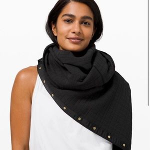 LULULEMON VINYASA snap scarf
